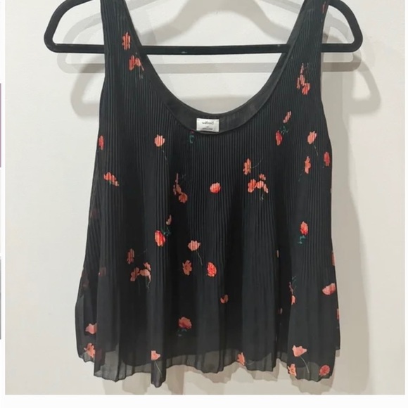 WILFRED Tank Black Scoop Neckline Micro Pleat Chiffon Lined Pink Floral Sz M - Picture 2 of 8